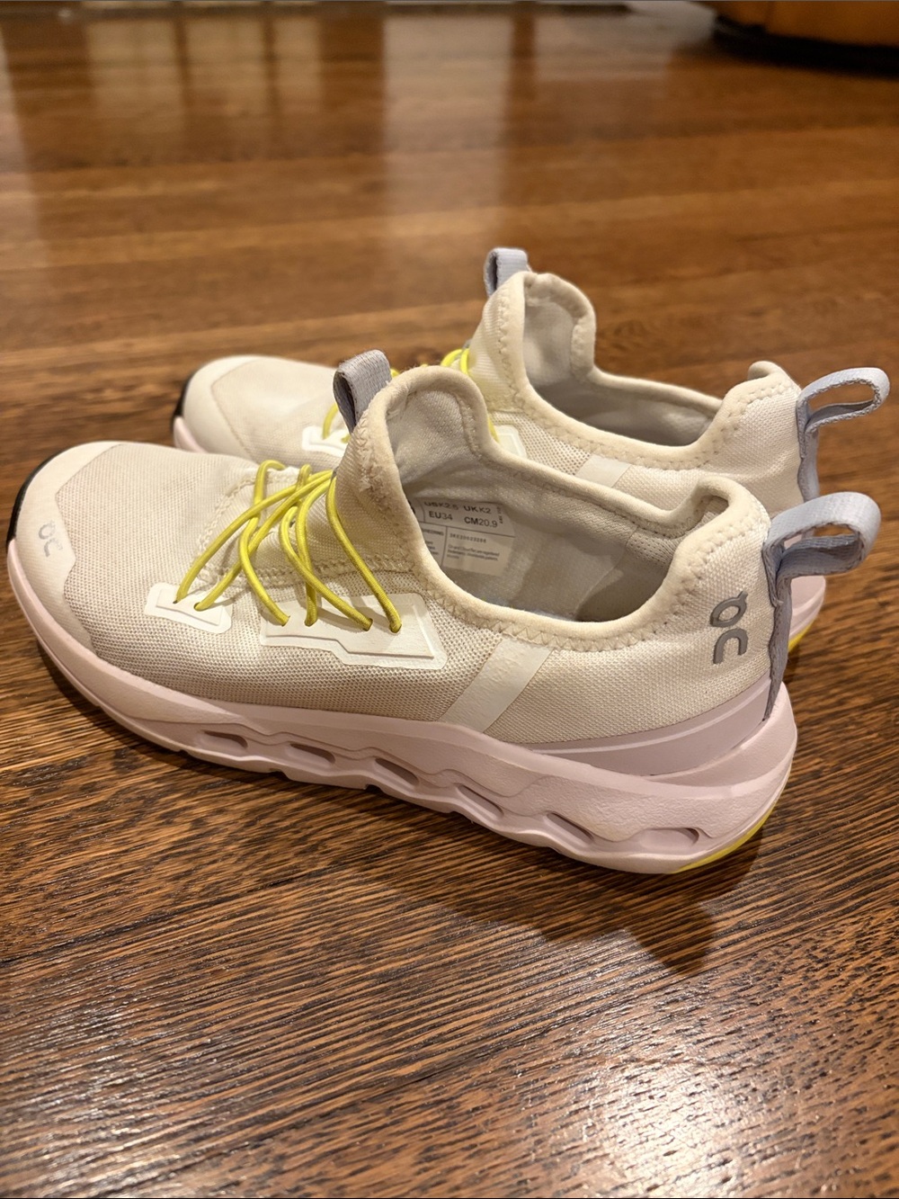 On Cloudleap Kids Tennis Shoes - Picture 6 of 9